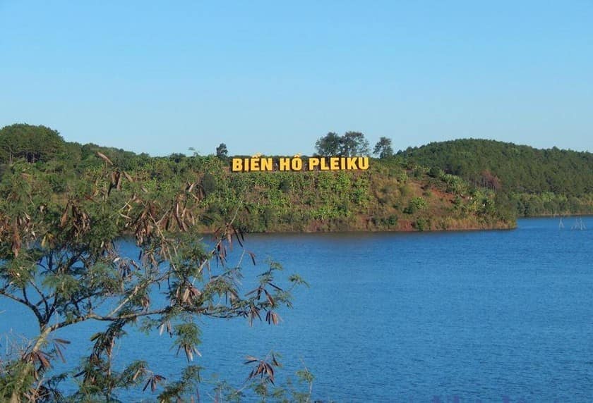 Biển Hồ Pleiku – Đôi mắt huyền thoại của phố núi Gia Lai