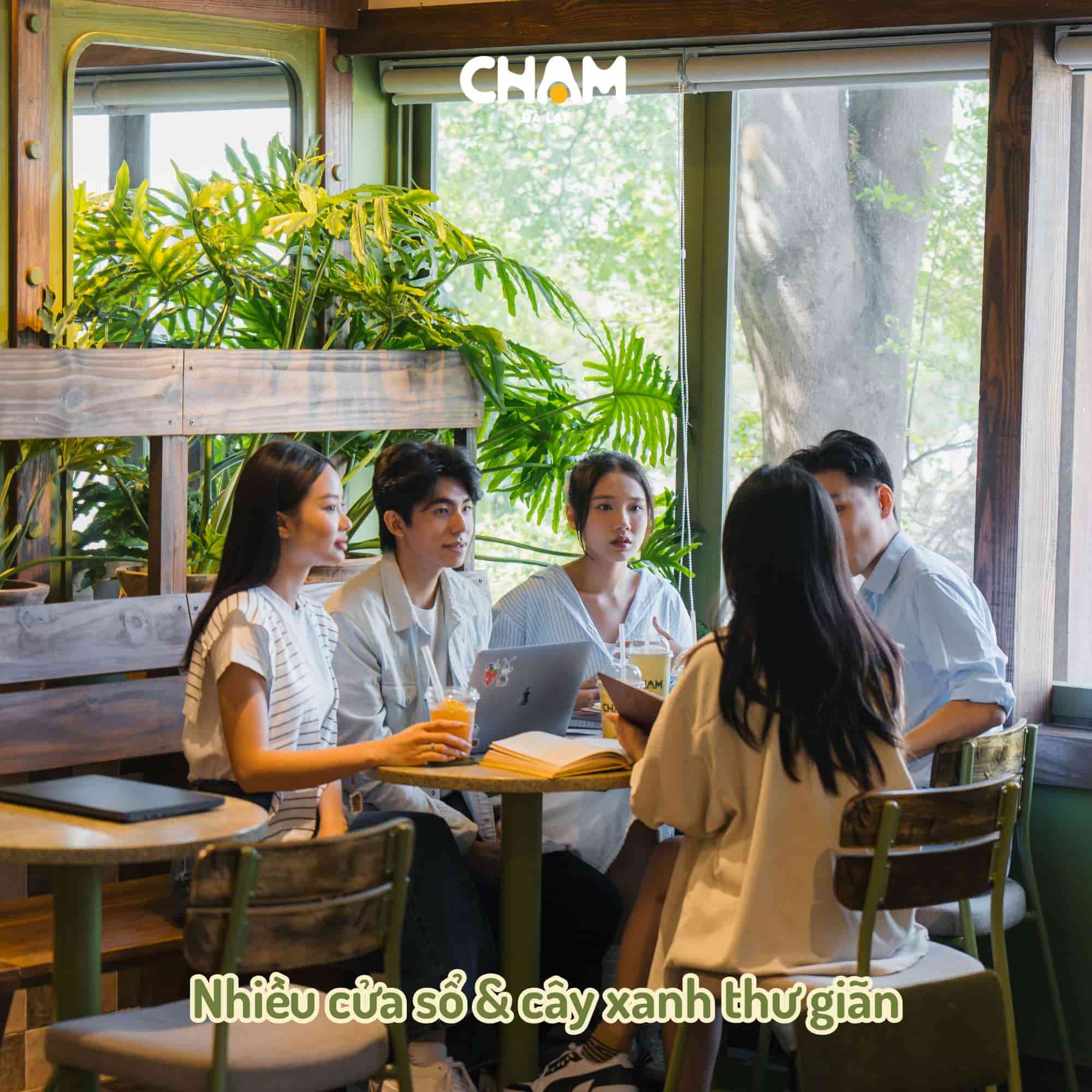Chạm – Cafe & Kem Bơ Đà Lạt: Hương Vị Nguyên Bản Giữa Lòng Phố Núi