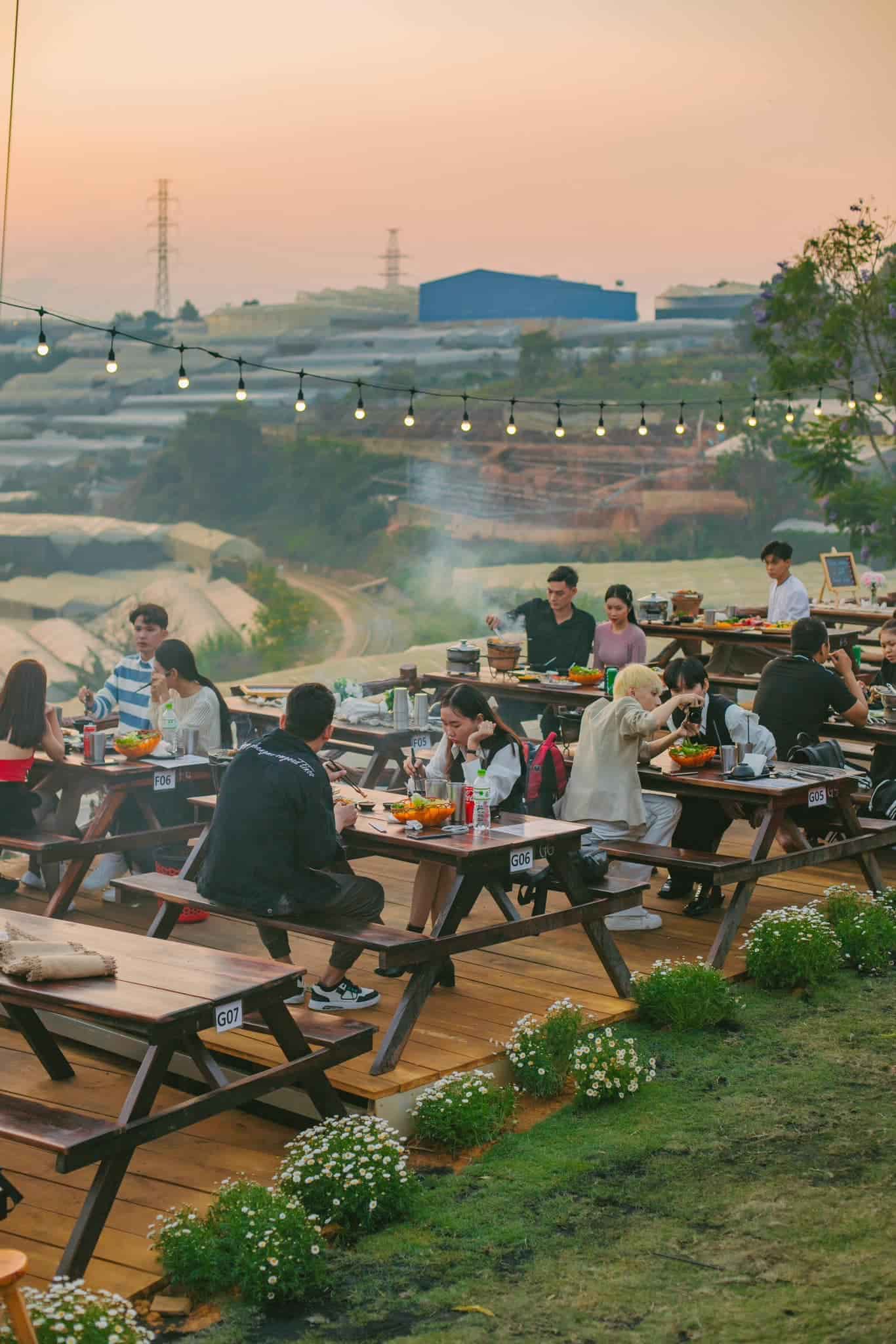 Tiệm Nướng & Chill Xóm Lèo – Nơi ẩm thực và cảnh đẹp hòa quyện giữa lòng Đà Lạt