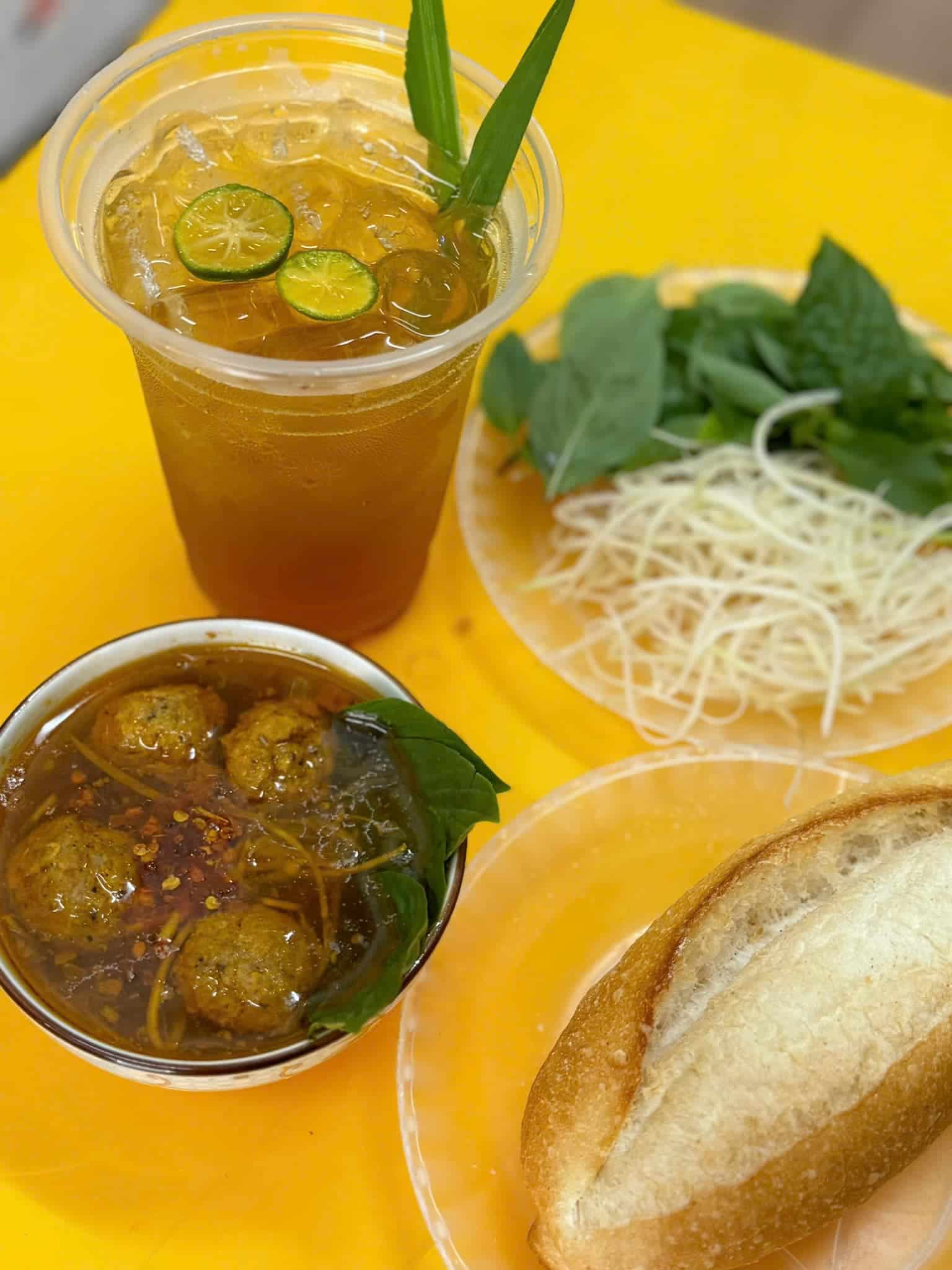 Bánh Mì Xíu Mại 79 – Hương Vị Buổi Sáng Gây Thương Nhớ Giữa Lòng Đà Lạt