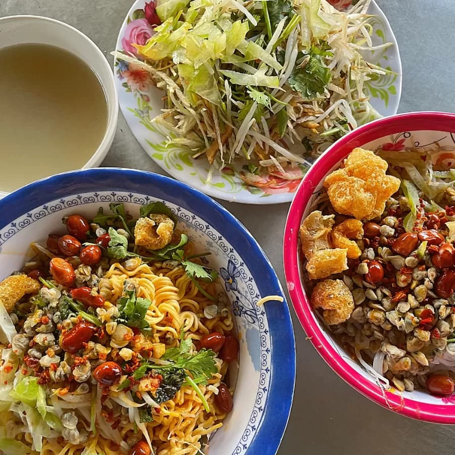 Cơm hến Hoa Đông – Hương vị dân dã giữa lòng Cố đô Giới thiệu chung