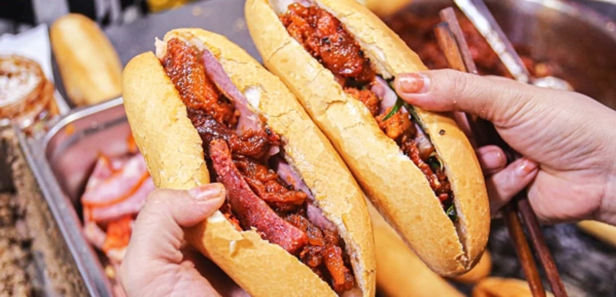 Bánh Mì Trường Tiền O Tho – Hương vị đêm khuya của Cố đô Huế
