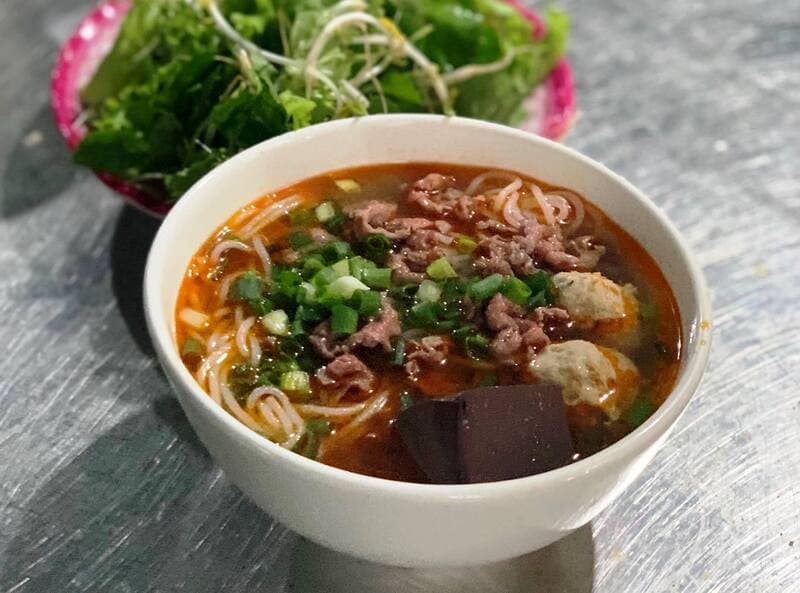 Quán Bún Huế Nguyễn Du – Địa điểm ăn bún Huế chuẩn vị không thể bỏ qua