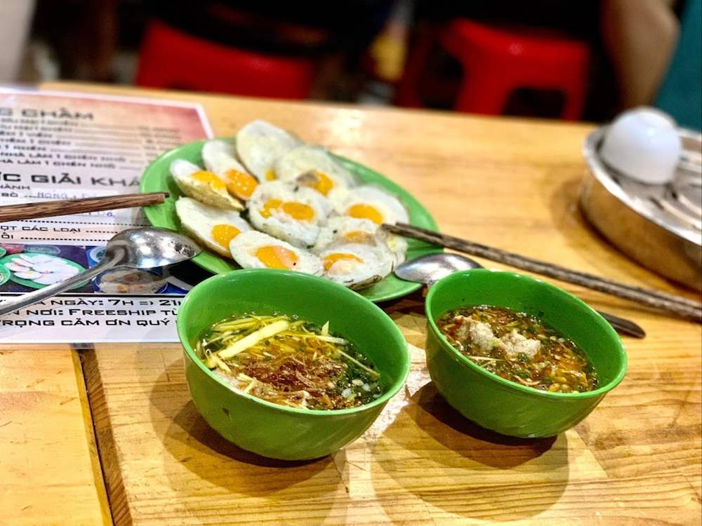 Bánh căn Nhà Chung – Món ngon không thể bỏ lỡ khi đến Đà Lạt
