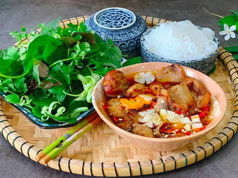 Quán Ngon – Hương Bún Chả Hà Nội Giữa Phố Tây Đề Thám