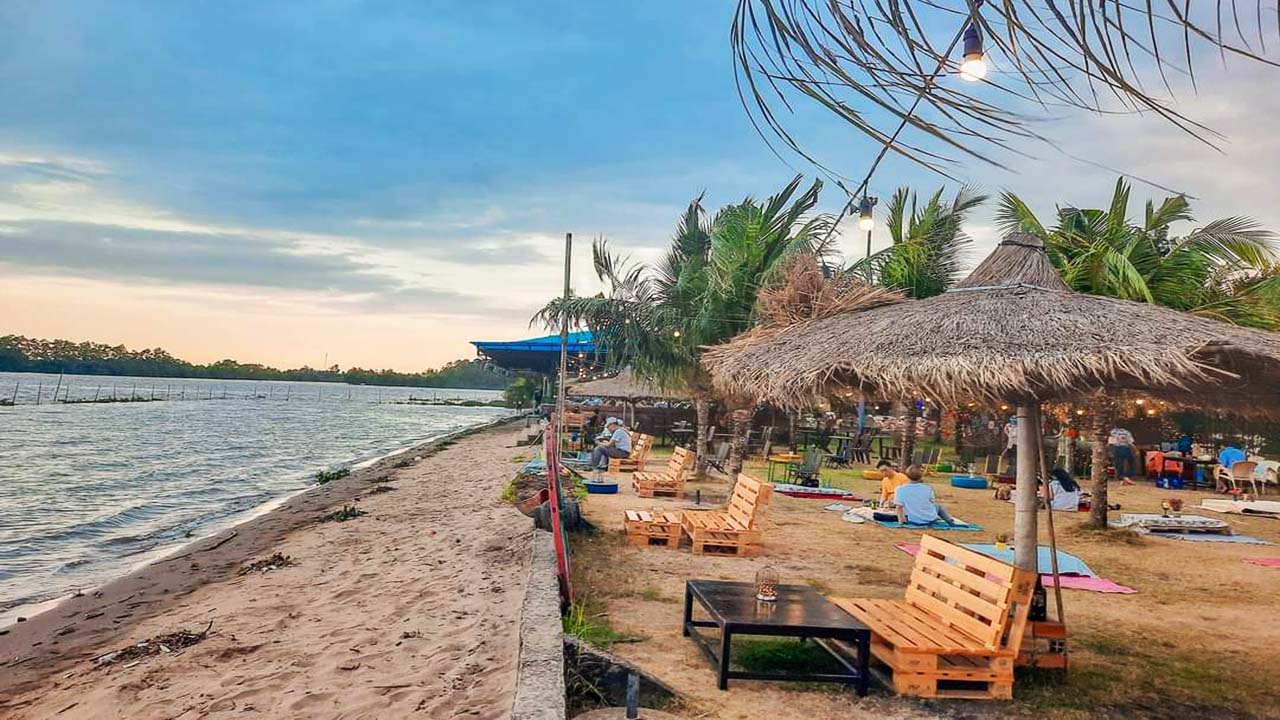 Bãi tắm Cần thơ- Bãi tắm nước ngọt nhân tạo lớn nhất vùng Đồng bằng Sông Cửu Long.