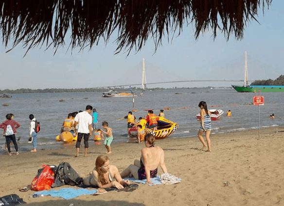 Bãi tắm Cần thơ- Bãi tắm nước ngọt nhân tạo lớn nhất vùng Đồng bằng Sông Cửu Long.