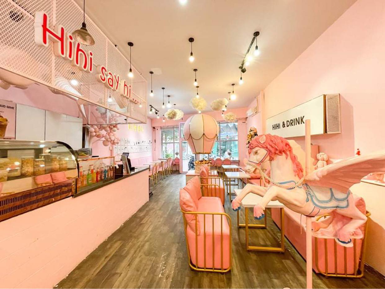 Hihi Onigiri- Quán cà phê tràn ngập sắc hồng ấn tượng