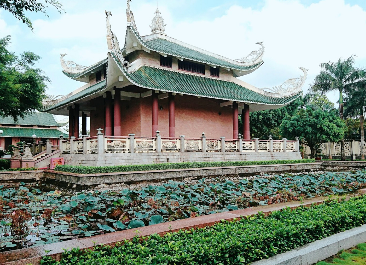 Lăng mộ nhà thơ Bùi Hữu Nghĩa- Một công trình kiến trúc hoành tráng mang ý nghĩa lịch sử vô cùng to lớn