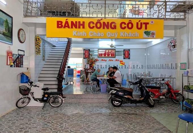 Quán bánh cống Cô Út- Quán ngon nức tiếng Cần Thơ