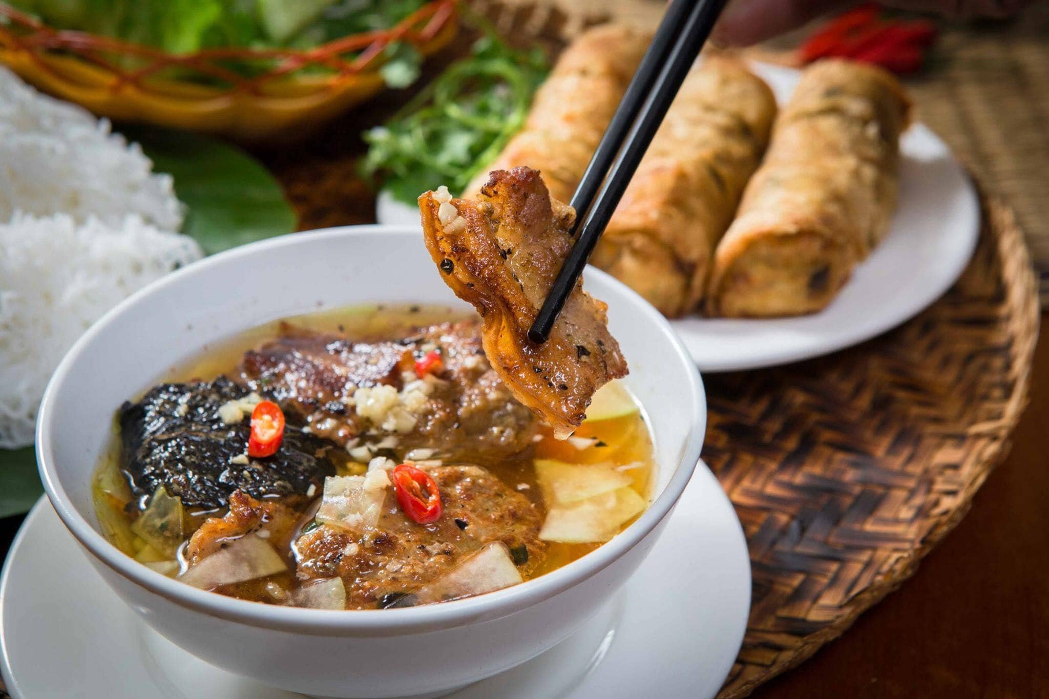 Bún Chả Hàng Quạt – Hương vị Hà Nội trong ngõ nhỏ