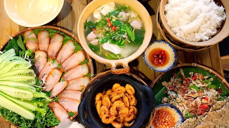 Cơm Quê Mười Khó – Hơi thở quê nhà trong từng bữa ăn giữa phố thị