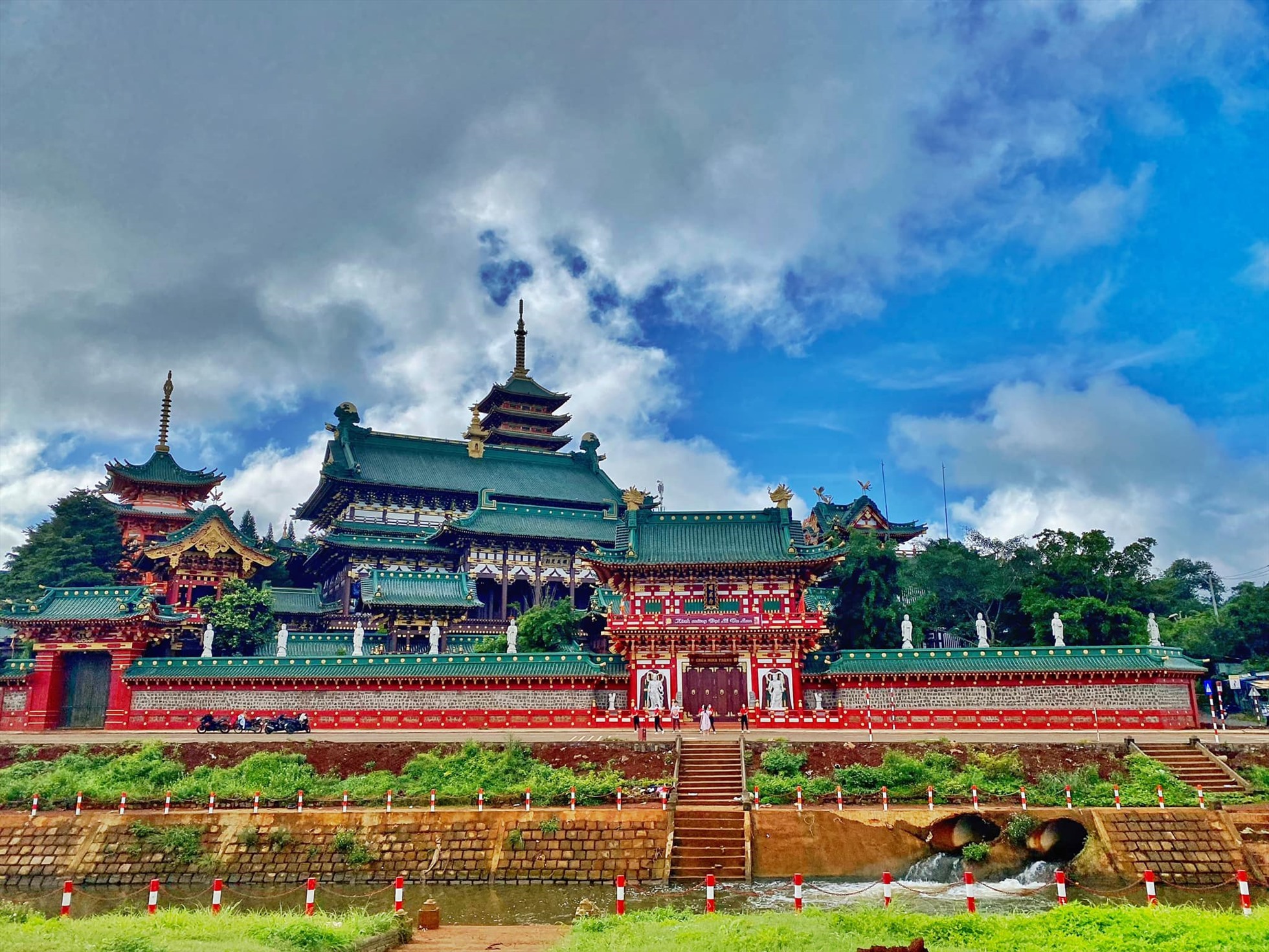 Chùa Minh Thành - Ngôi chùa mang phong cách Nhật Bản giữa phố núi Gia Lai
