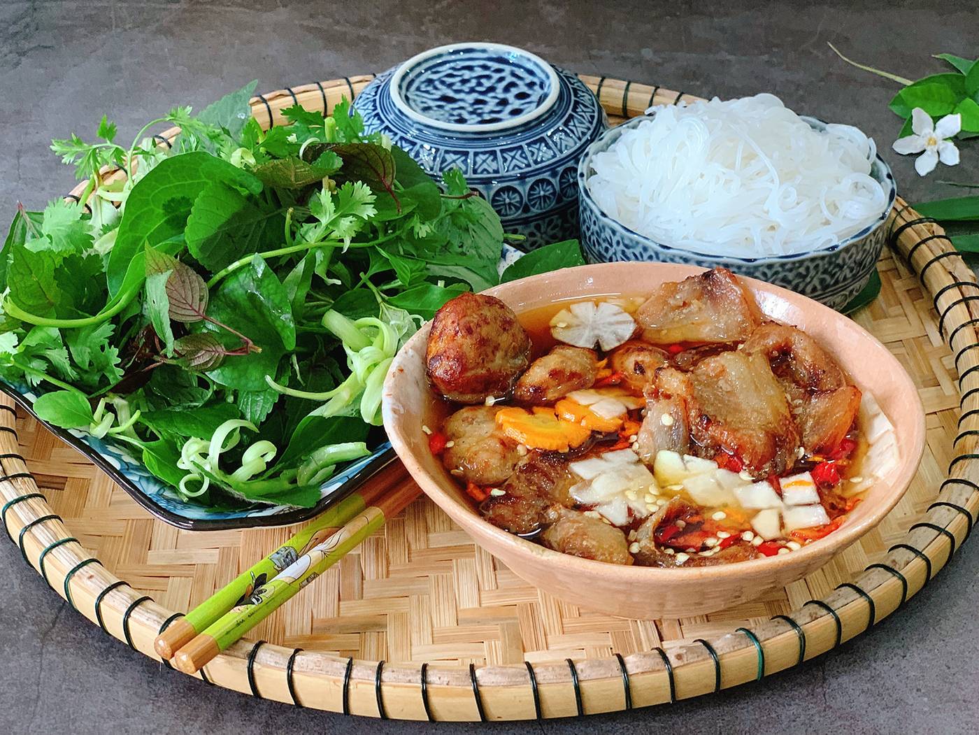 Bún chả Hà Nội - Món đặc sản ngon nức tiếng đất Hà Thành