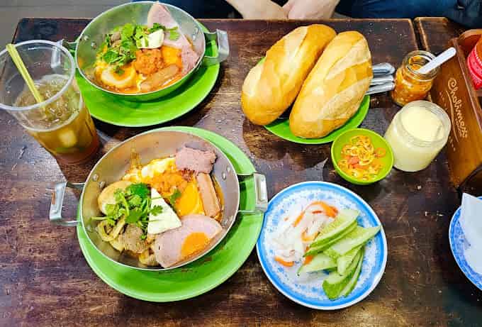 Bánh Mì Chảo Dì Nữ – Bữa sáng chuẩn vị Sài Gòn giữa lòng Quận 1