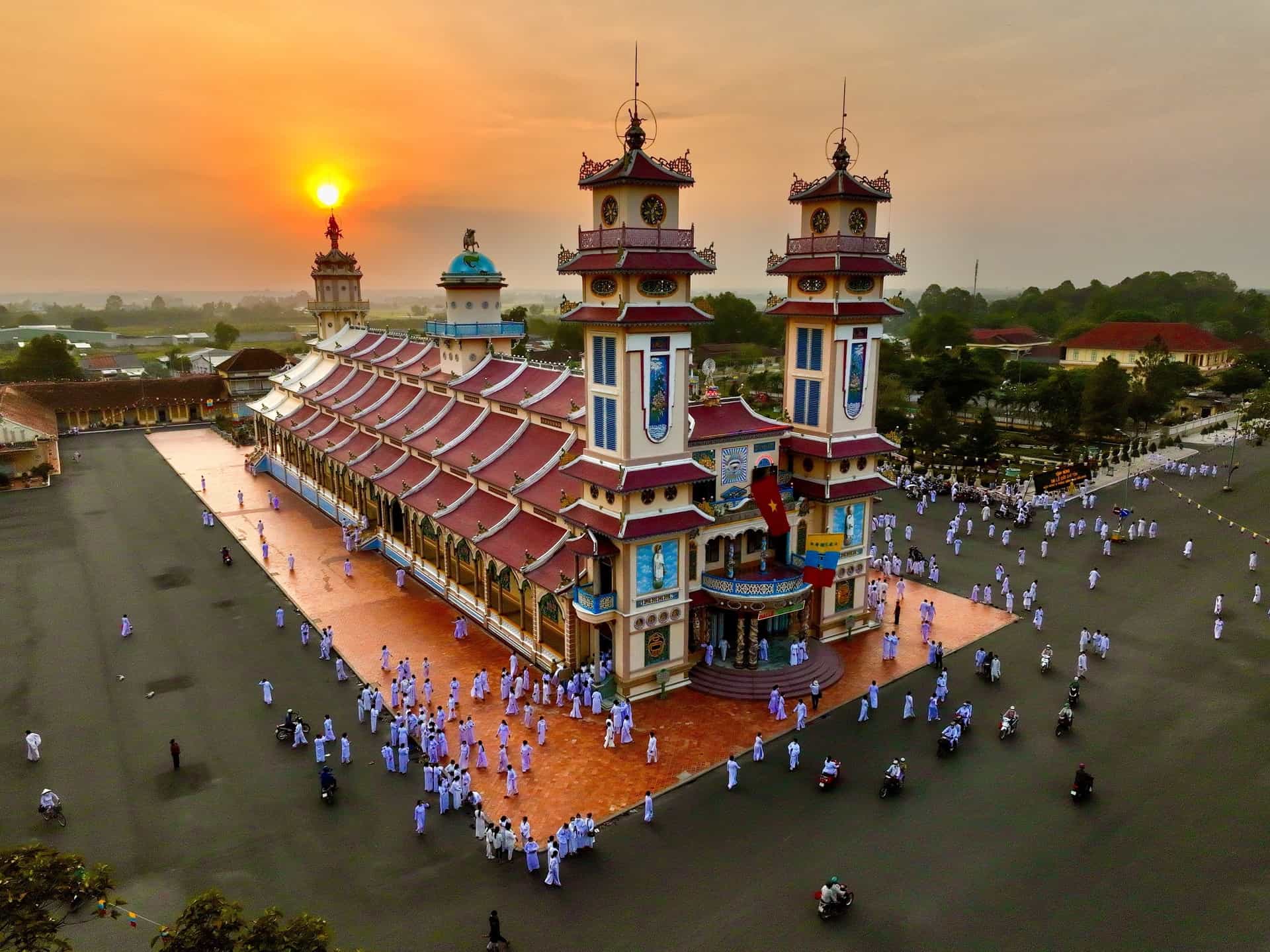 Tòa Thánh Tây Ninh – Biểu tượng tâm linh và kiến trúc kỳ vĩ của đạo Cao Đài