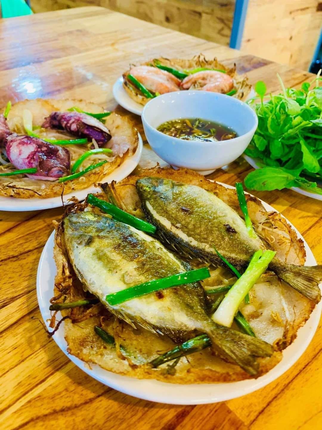 Bánh khoái cá kình làng Chuồn - món ăn độc lạ xứ Huế