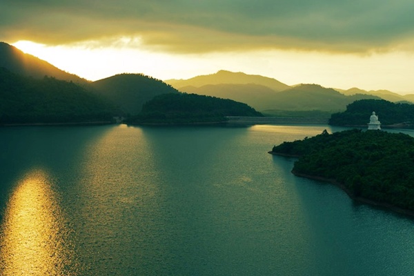 Hồ Truồi Huế - Nơi để bạn hòa mình vào thiên nhiên