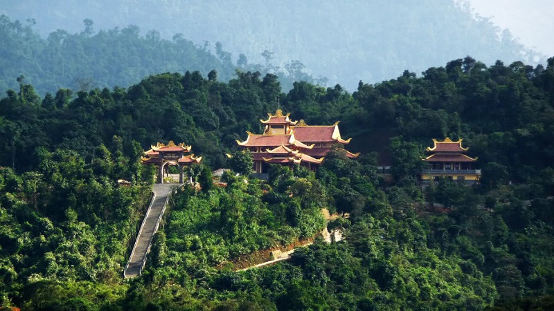 Thiền viện Trúc Lâm Bạch Mã Huế - Nét đẹp tựa tiên cảnh