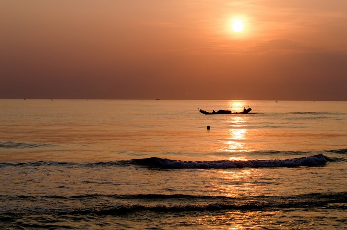 Biển Thuận An Huế - Đánh bay cái nóng mùa hè