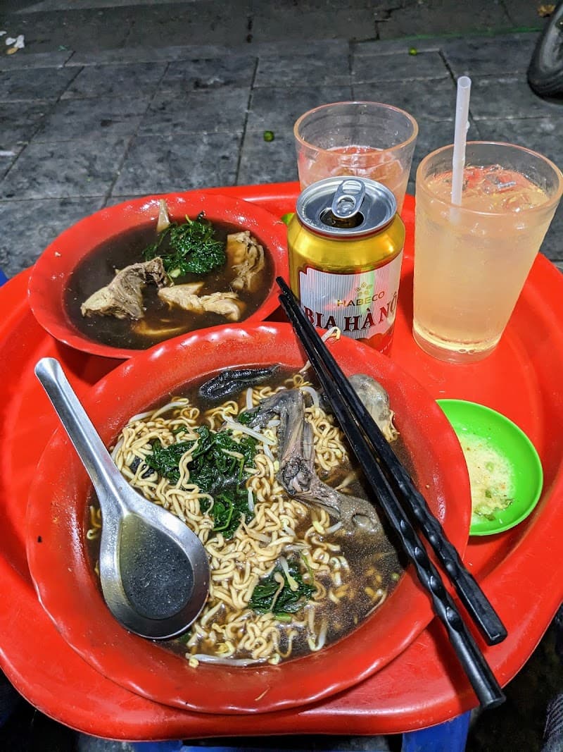 Mỳ Gà Tần 24 (Thùy Liên) – Hương vị gà tần thuốc bắc khó quên giữa lòng phố cổ Hà Nội