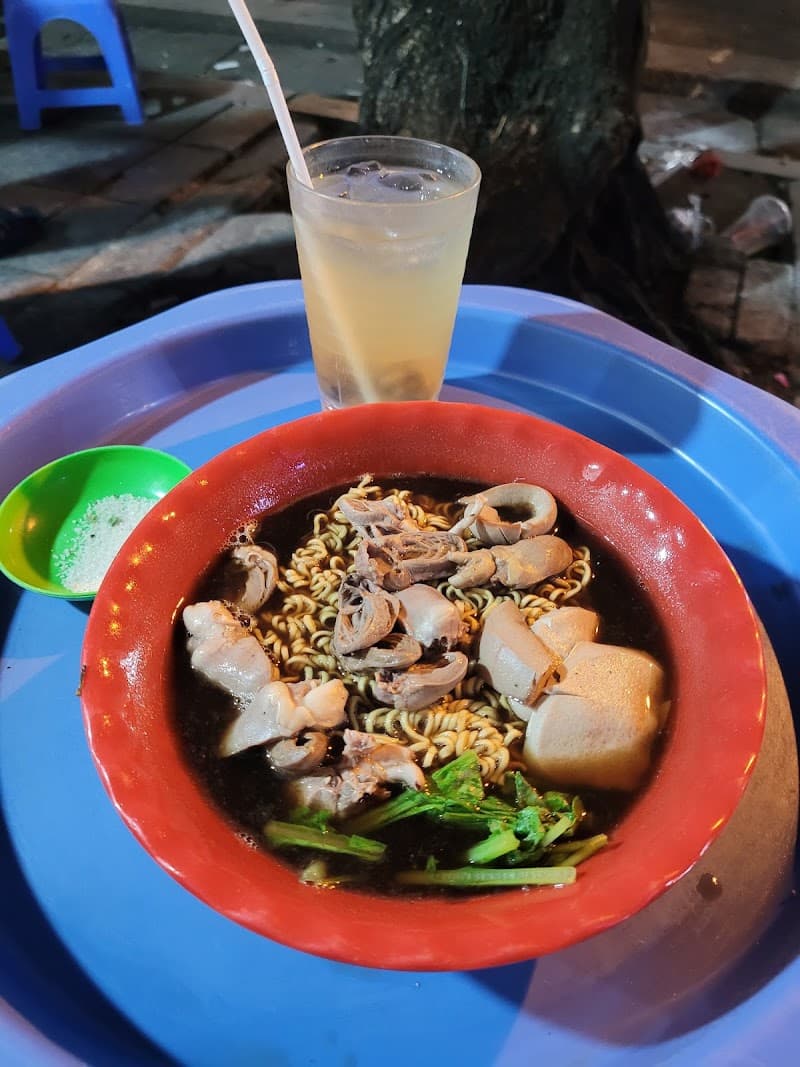Mỳ Gà Tần 24 (Thùy Liên) – Hương vị gà tần thuốc bắc khó quên giữa lòng phố cổ Hà Nội
