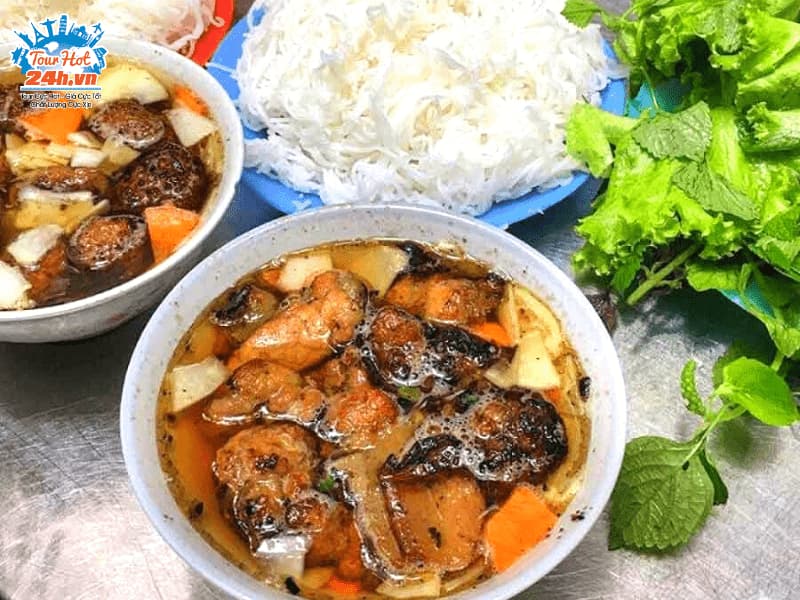 Bún Chả Hàng Quạt – Hương vị Hà Nội trong ngõ nhỏ
