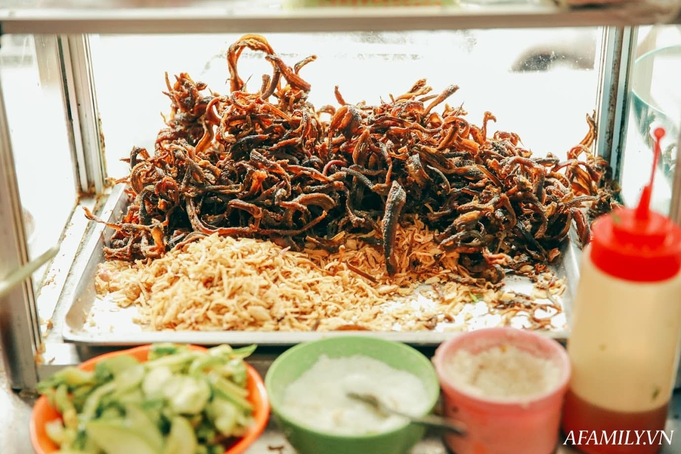 Miến Lươn Chân Cầm – Tô miến tròn vị giữa lòng phố cổ Hà Nội