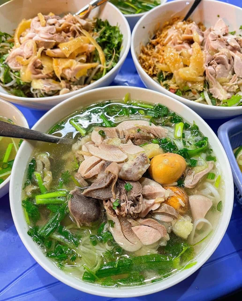 Phở Gà Nguyệt – Quán phở gà nức tiếng giữa lòng phố cổ Hà Nội