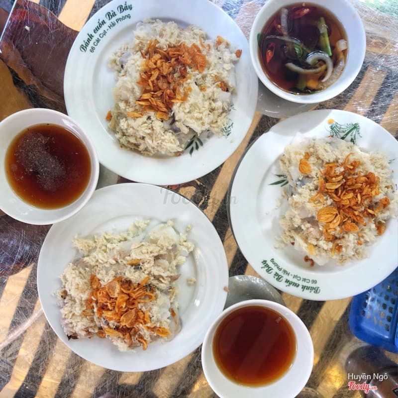 Bánh Cuốn Bà Bảy – Hương Xưa Nồng Nàn Giữa Lòng Phố Cảng