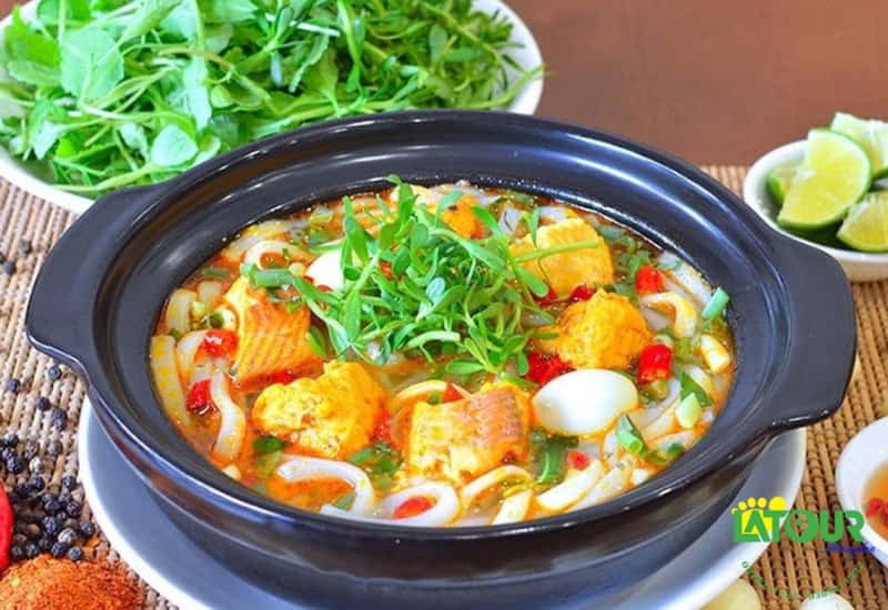 Bánh Canh Cá Lóc A Kay 7 – Hương vị đậm đà giữa sương mù Măng Đen