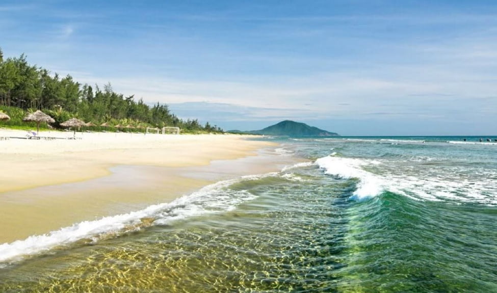 Biển Thiên Cầm – Nơi "Đàn Trời" Ngân Vang Giữa Miền Trung Nắng Gió