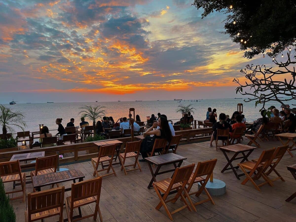 Nali Beach – Góc bình yên sát biển, nơi hoàng hôn vang tiếng sóng