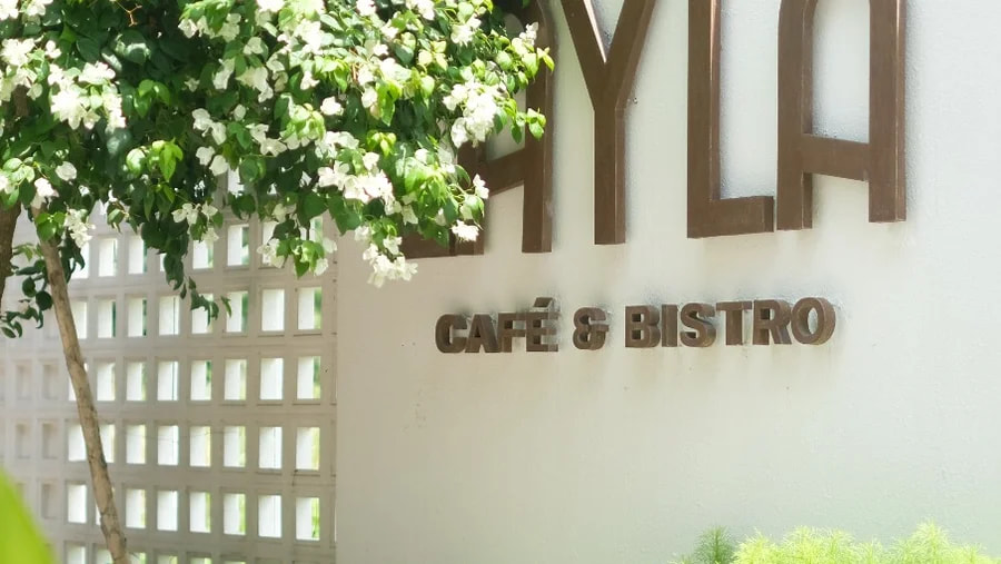 Layla Café & Bistro Quận 12 – Không Gian Ven Sông Đậm Chất Resort