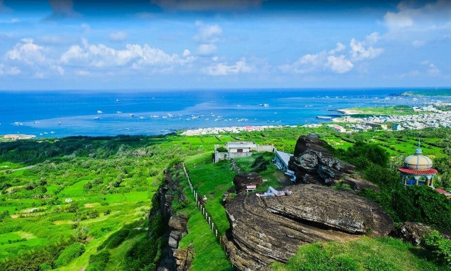 Đỉnh Cao Cát Phú Quý – Chinh phục nóc nhà giữa biển trời bao la