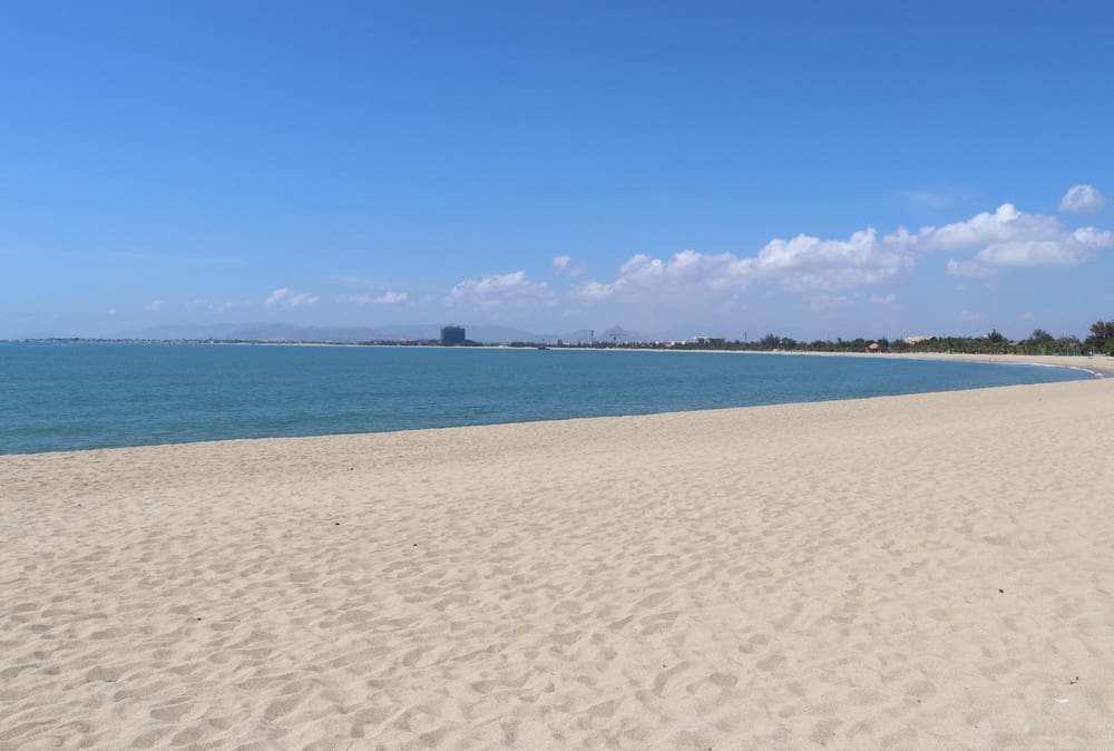 Biển Bình Sơn – Vẻ đẹp nguyên sơ giữa lòng thành phố Phan Rang - Tháp Chàm
