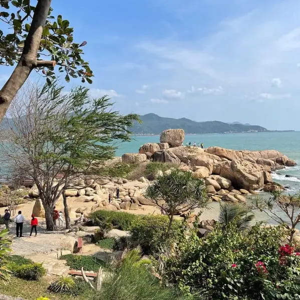 Hòn Chồng – Nơi giao thoa giữa truyền thuyết và thực tại ở Nha Trang