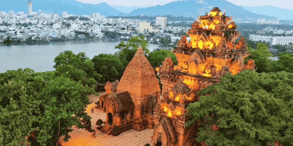 Tháp Bà Ponagar – Huyền tích nghìn năm bên dòng Cái Nha Trang