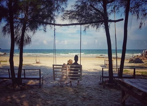 Bãi tắm Rô Bin Sơn – Vẻ đẹp hoang sơ giữa biển trời xanh biếc