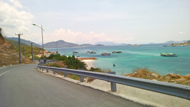 Cung đường DT702 – Hành trình vi vu trên dải lụa xanh của biển trời Ninh Thuận