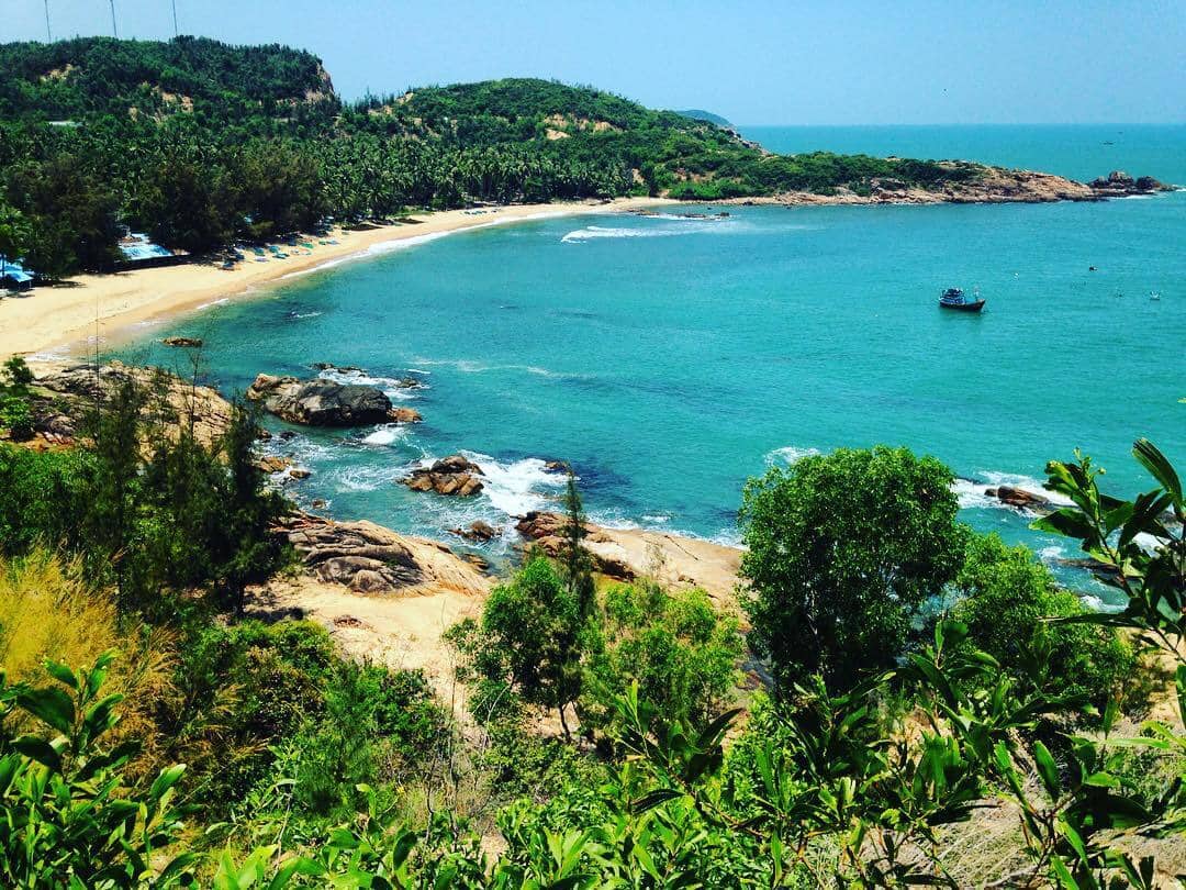 Bãi Rạng Quy Nhơn – Vẻ đẹp hoang sơ giữa biển trời Bình Định
