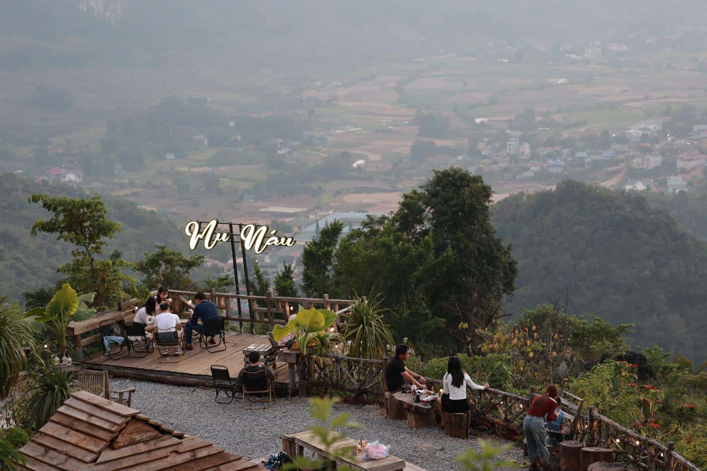 Cafe Mu Náu Ơi – Góc săn mây “triệu view” bên thung lũng Mộc Châu