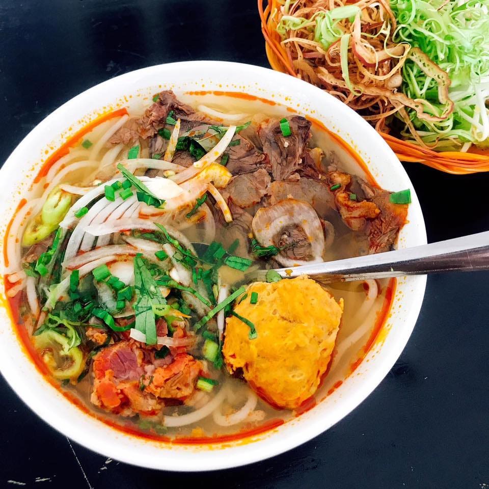 Bún Bò Huế Đông Ba – Hương vị cố đô giữa lòng Quận 1, Sài Gòn