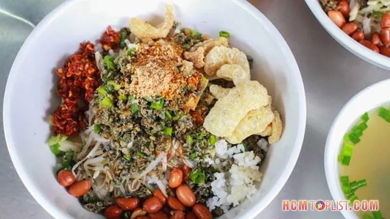 Cơm Hến O Xuân – Vị Huế Gói Gọn Giữa Lòng Quận 1