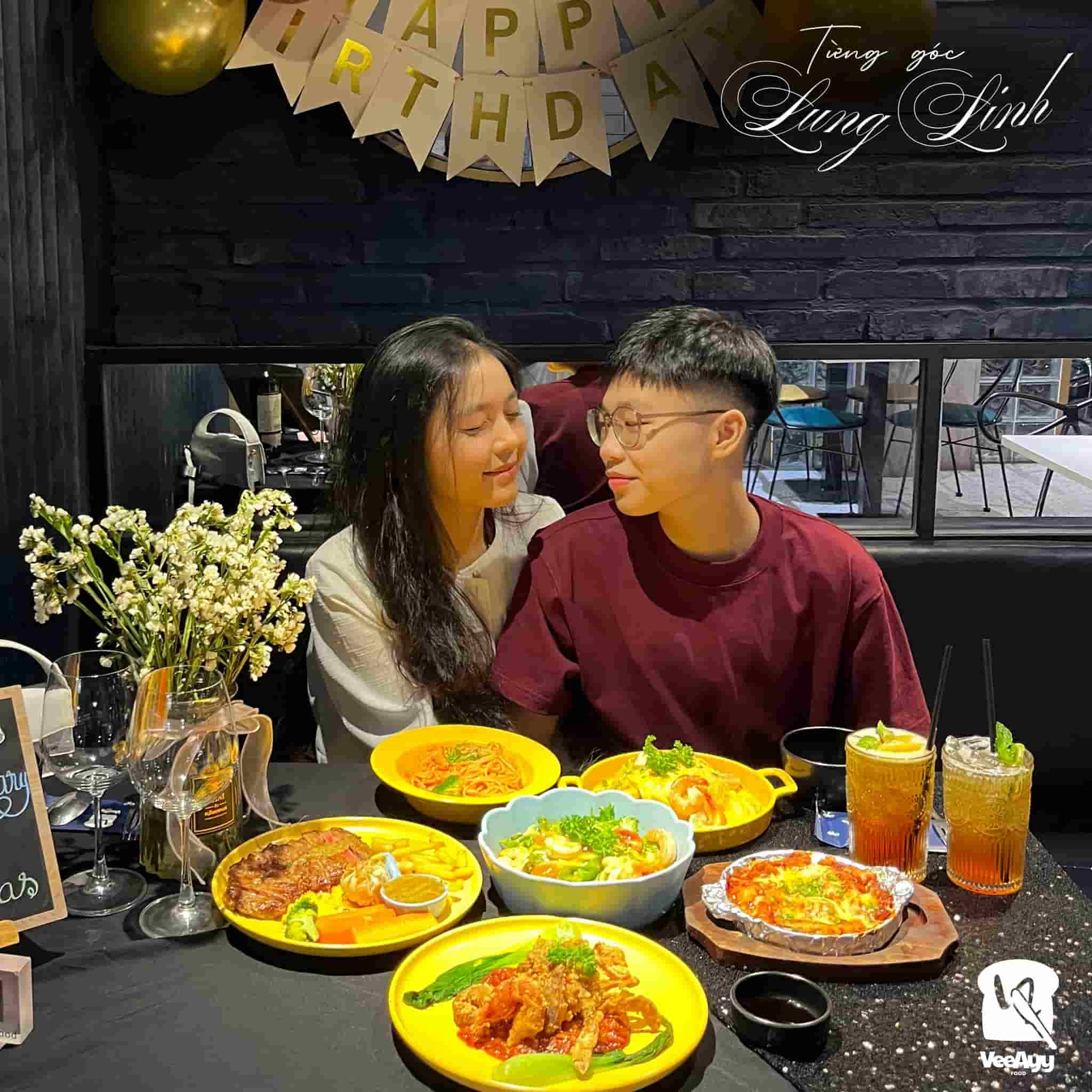 Vee Ayy Food – Ẩm thực Hàn Quốc “xịn sò” với giá sinh viên giữa lòng Sài Gòn