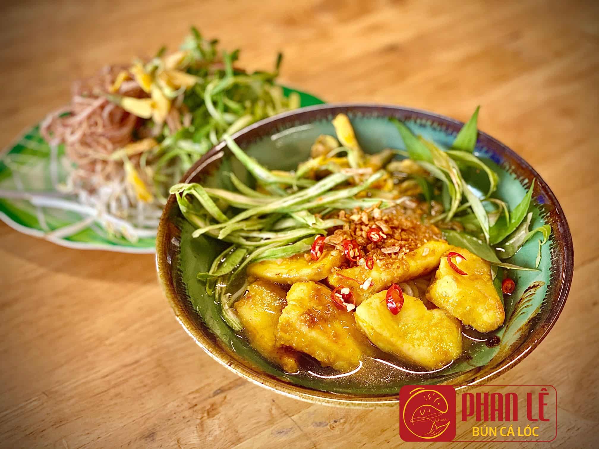 Bún cá lóc Phan Lê – Tô bún đậm đà miền Trung giữa lòng Sài Gòn