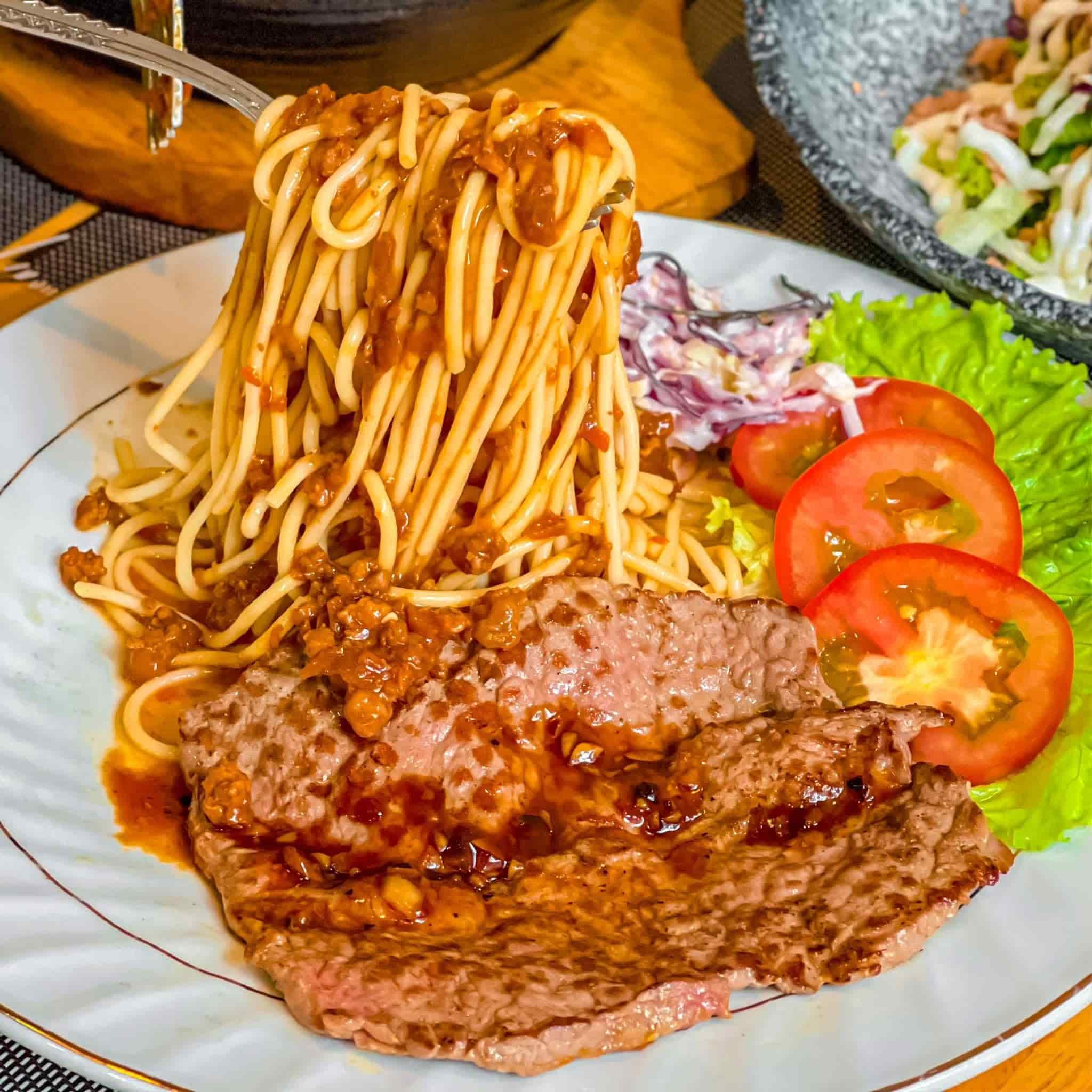 GUM FASTFOOD – Món Âu “chất street” trong con hẻm Sài Gòn