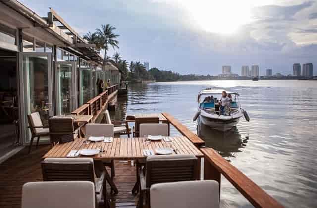 The Deck Saigon – Không gian ẩm thực đậm chất Á châu ven sông Sài Gòn