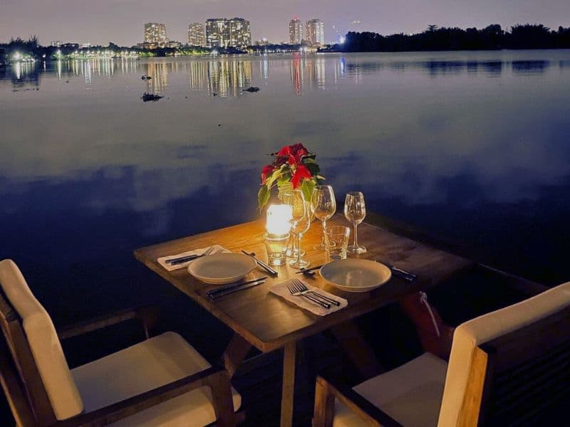 The Deck Saigon – Không gian ẩm thực đậm chất Á châu ven sông Sài Gòn