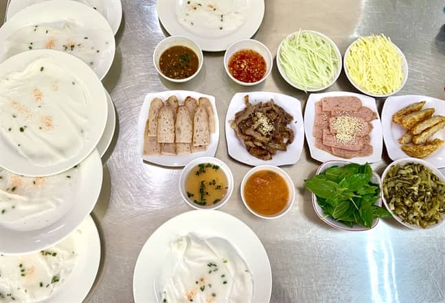 Bánh Ướt Thịt Nướng Ban Mê – Vị Buôn Ma Thuột Đậm Đà Giữa Trung Tâm Sài Gòn